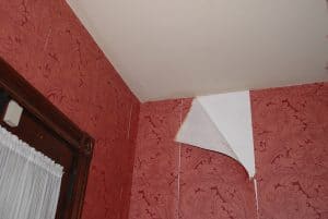 papel de pared en mal estado